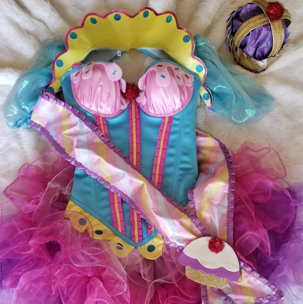 Leg Avenue Cupcake Queen Deluxe Costume